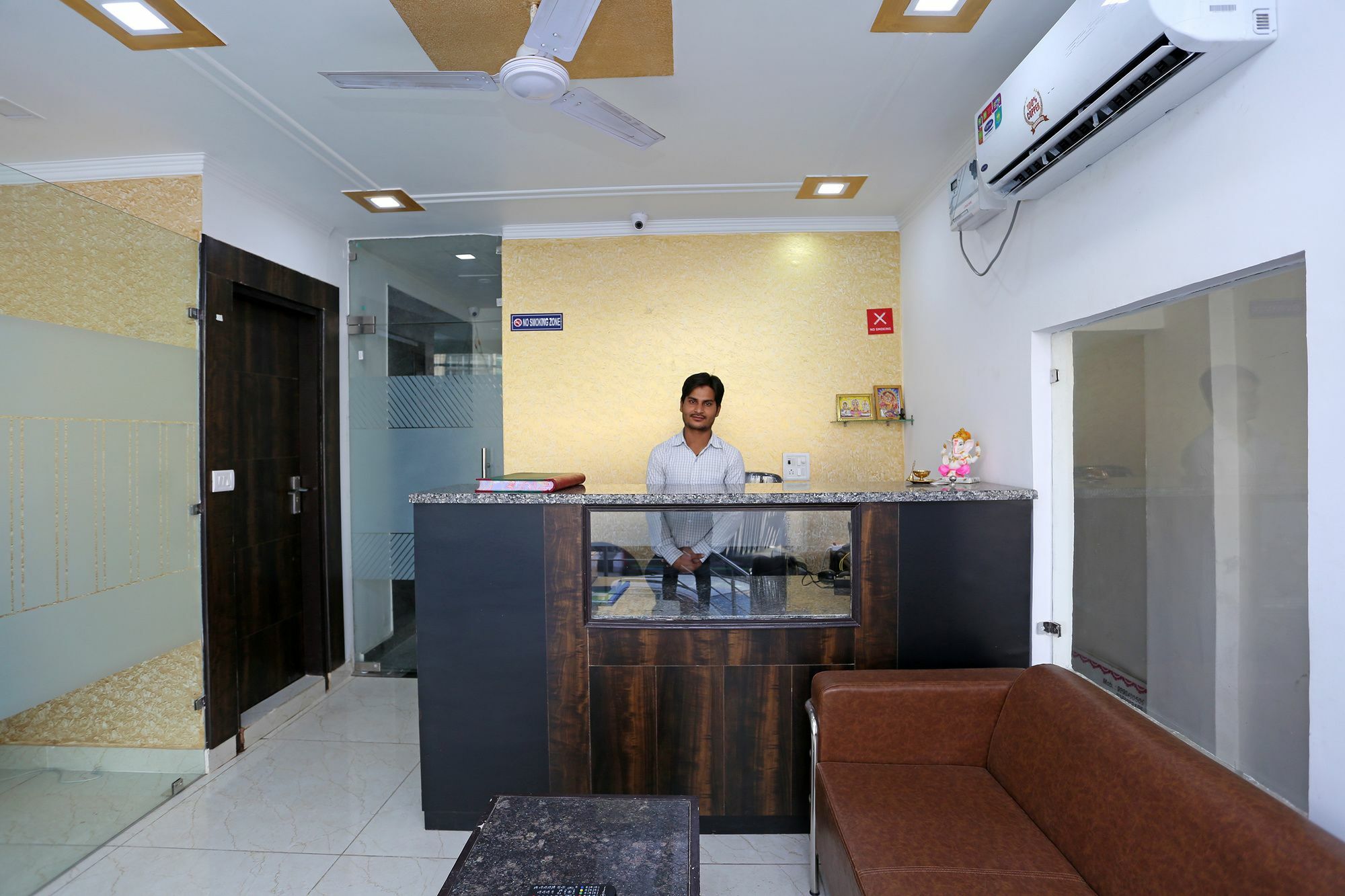 Hotel Aero Stay New Delhi Exterior foto